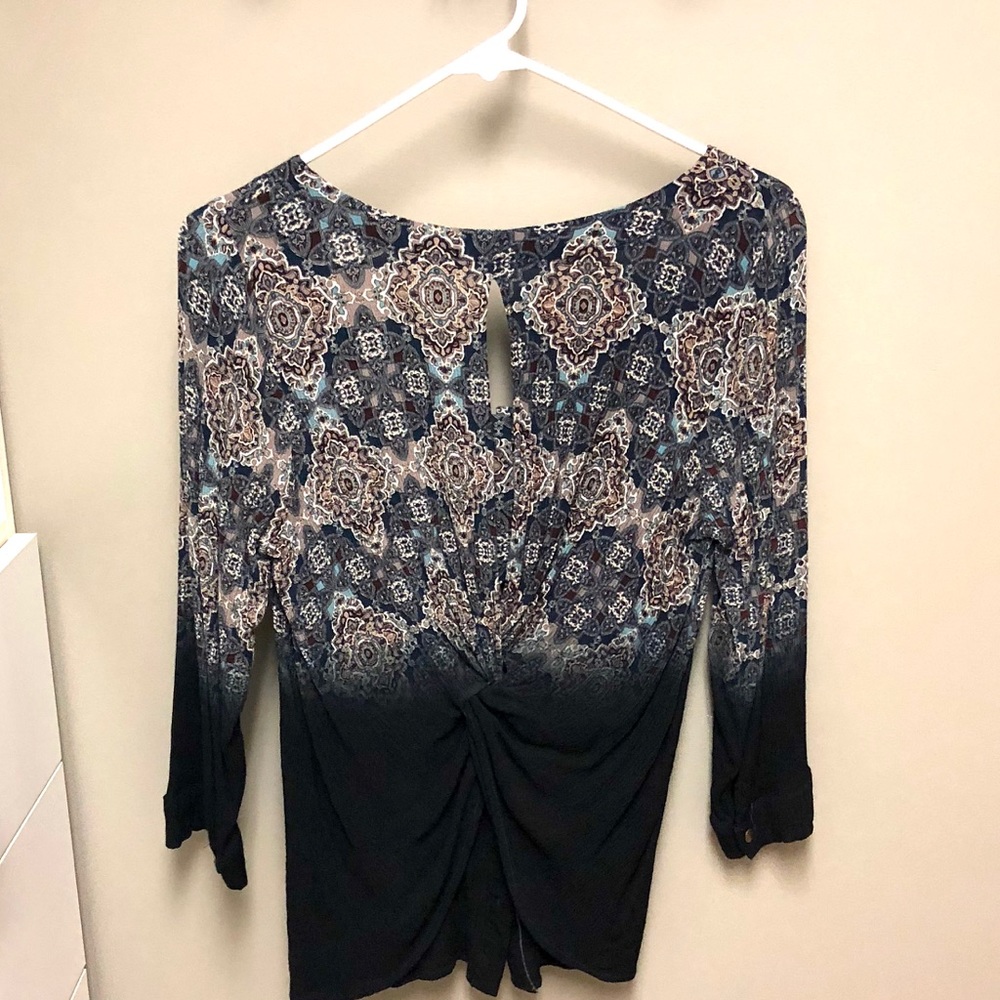 Three-quarter length blouse